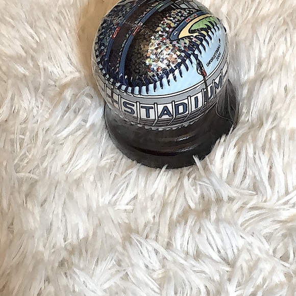 Unforgettaball 2004 Yankee Stadium Commemorative Baseball - Picture 5 of 8